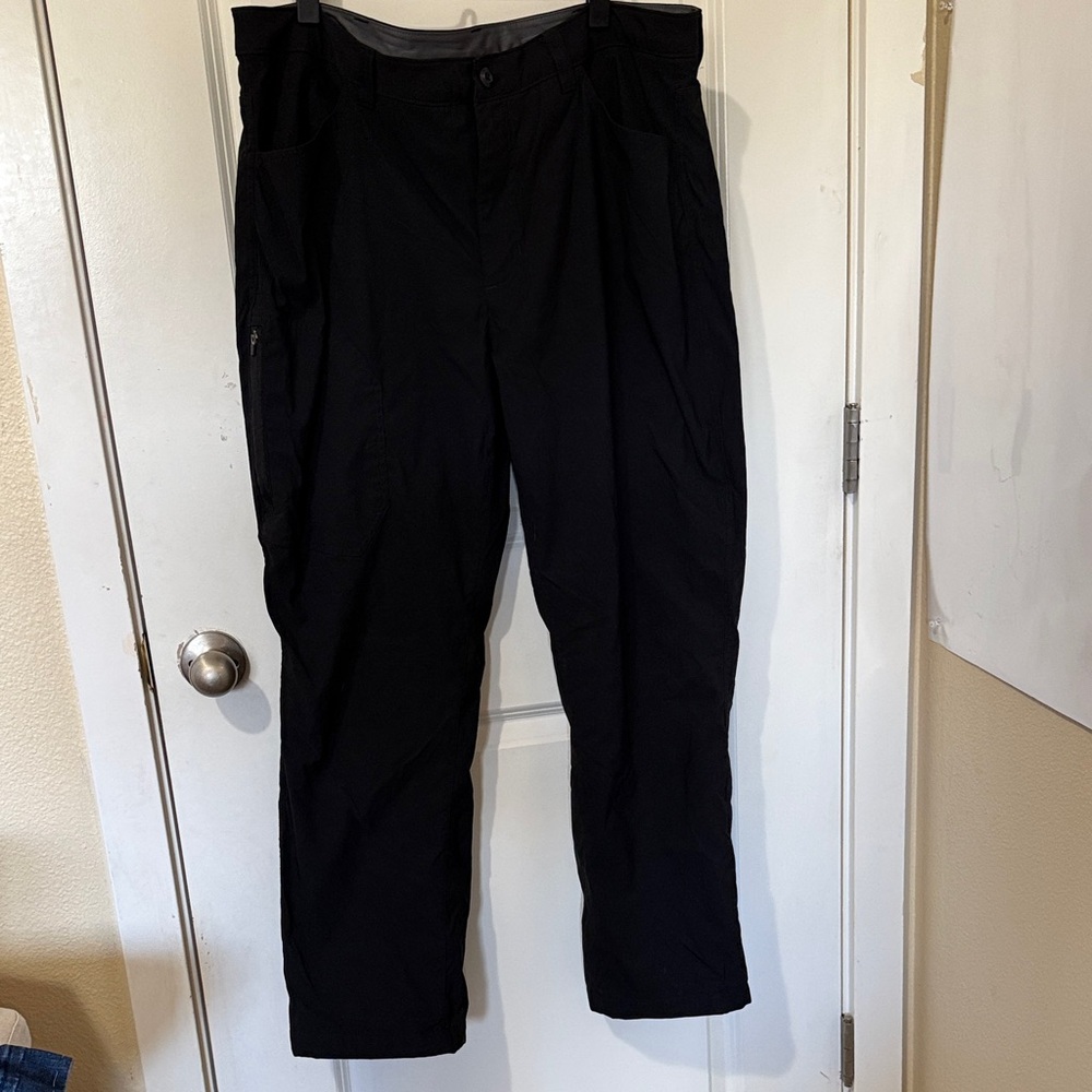 Eddie Bauer Men's Fleeced Outdoor Snow Black Cargo Pants